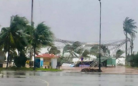 [Cập nhật] Thông tin mới nhất về bão số 9: Giật cấp 16 đang đổ bộ vào Đà Nẵng - Phú Yên
